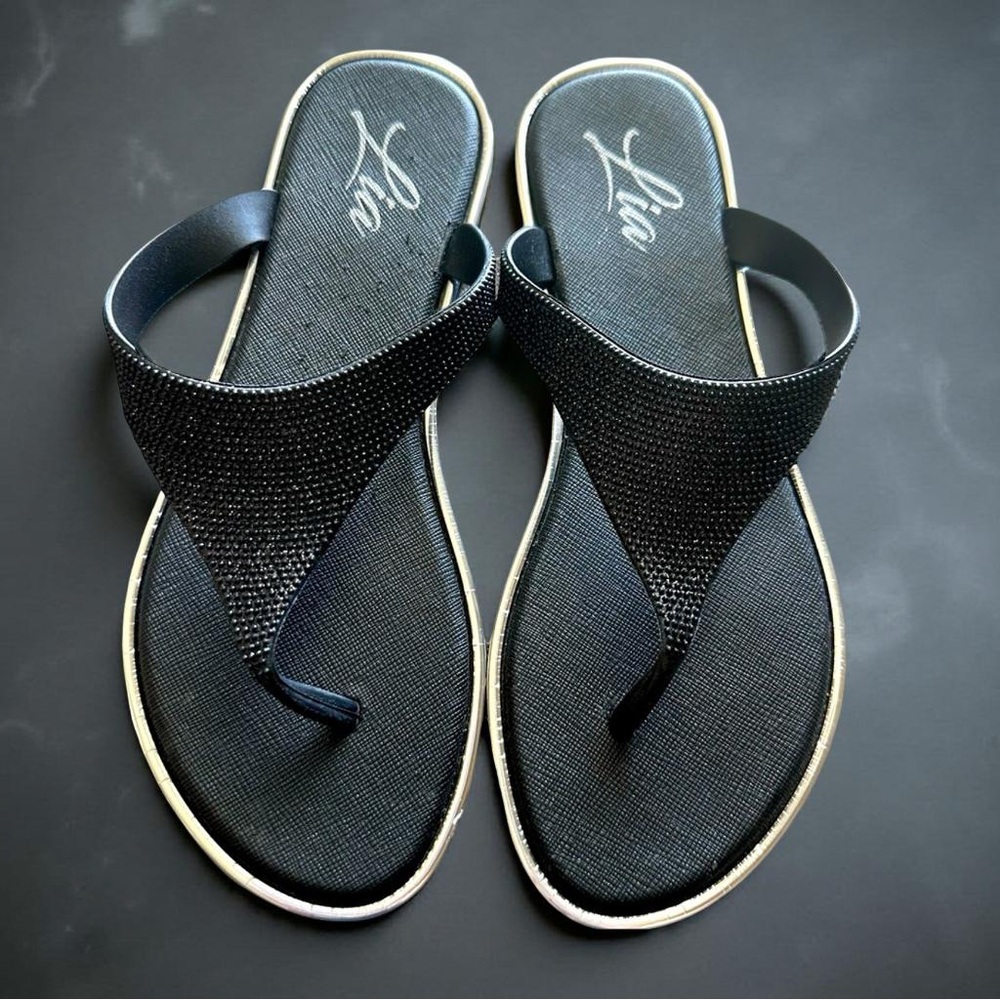 NWOT LIA black Silver Rhinestones Sandles vegan Leather Size 6